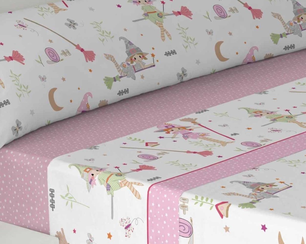 detalle sábanas infantiles Brujitas en color rosa