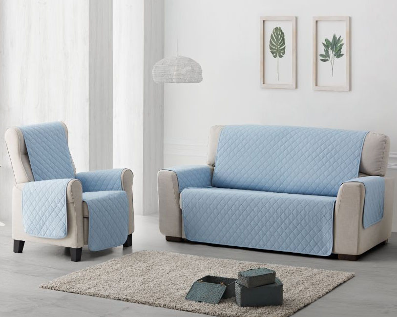 cubre sofá reversible en azul claro