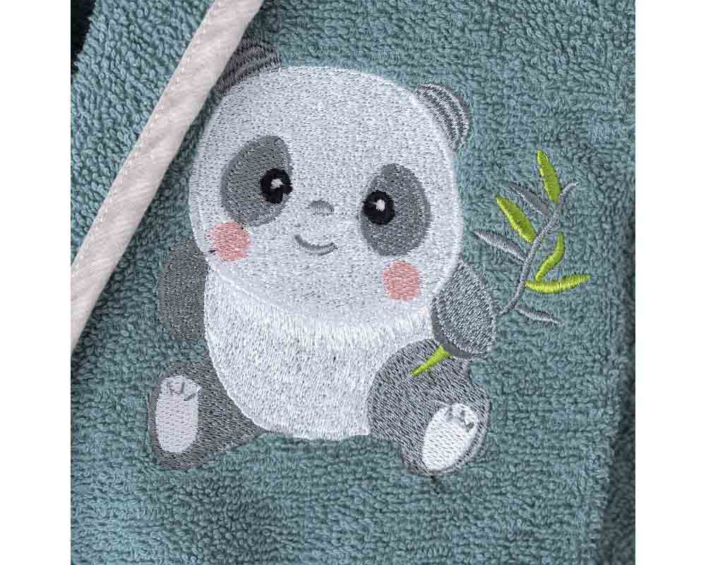 detalle albornoz modelo panda niños en color gris