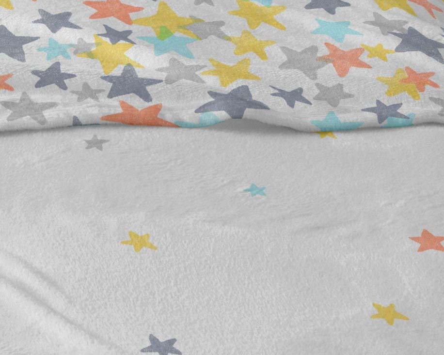 detalle sábanas de coralina infantiles modelo estrellas